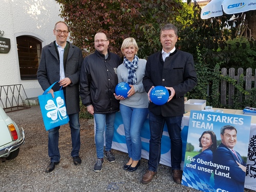 v.l.: Bernhard Seidenath, MdL, Michael Niedermair, Claudia Kops, Bürgermeister Peter Felbermeier